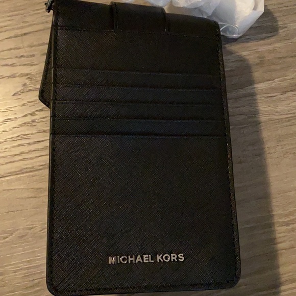 NWT… Michael Kors Black Phone / Wallet/ Mini Crossbody. - Picture 6 of 7